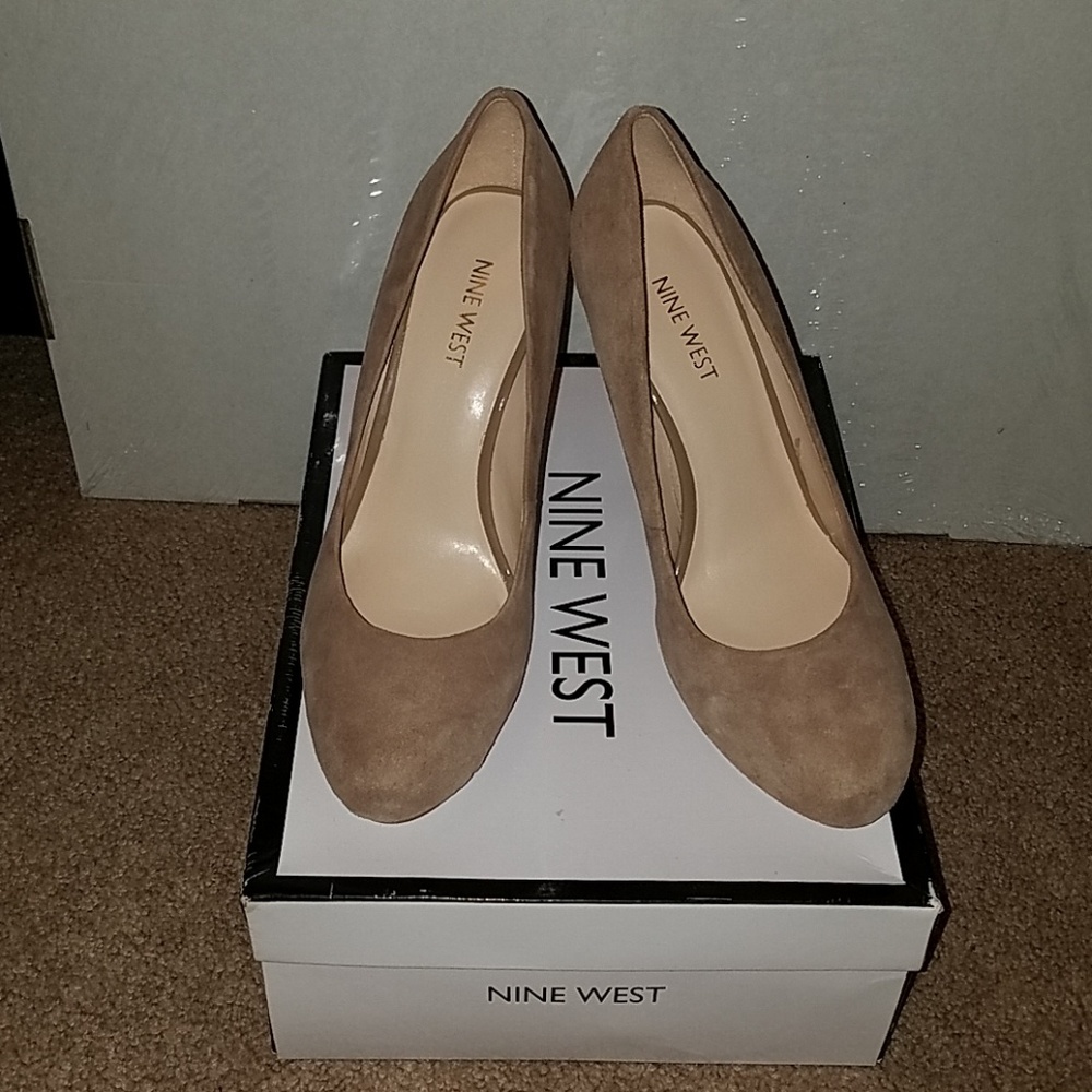 NEW Nine West Suede Pumps